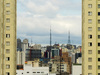 01 - As torres de TV da Avenida Paulista e a vista para o Centro emolduradas pelos prédios de apartamentos.